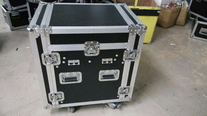 【宏燊機柜航空箱,專業(yè)制作、平直保證、誠信經(jīng)營歡迎前來咨詢】價格_廠家_圖片 -